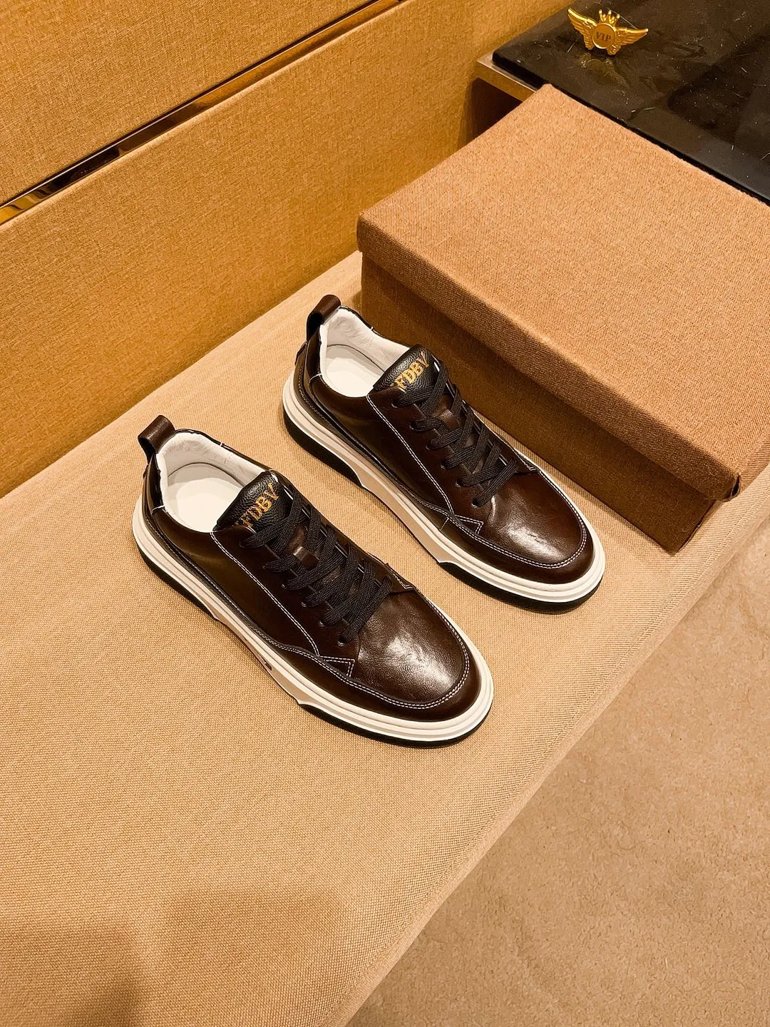 Men's shoes 💰 420💰【BV】🔥 High-end men's shoes brand official website 1:1 latest masterpiece: the upper is made of Italian imported first-layer cowhide with a comfortable and breathable lining➕original non-slip and wear-resistant outsole🔥, making walking more convenient and comfortable! An exclusive new model, a stunning work, a beautiful 1:1 replica [color] compared to the official quality! Create a fashionable personality to set off your uniqueness! A must-have for trendy men! Classic🔥Size: 38-44 Color: 🔥Multiple colors available🔥.